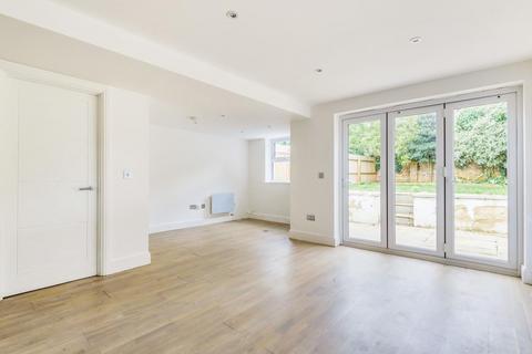 114a Hervey Road, London, SE3 8BX