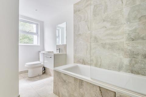 114a Hervey Road, London, SE3 8BX