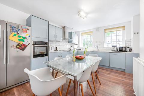 95 Biddestone Road, London, N7 9UD