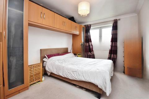 2 bedroom flat to rent, Chichester Wharf Erith DA8