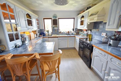 5 bedroom detached house for sale, Wisemans Bridge, Narberth