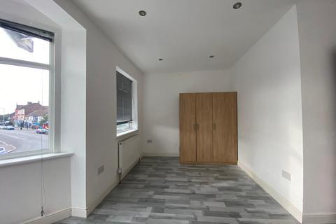 Studio to rent, All Bills Included/Aldborough Road South, Ilford IG3