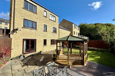 5 bedroom detached house for sale, Cotton Close, Whaley Bridge, High Peak