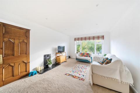 60 Bridgewater Road, Berkhamsted, HP4 1JB