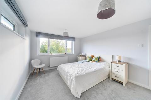 60 Bridgewater Road, Berkhamsted, HP4 1JB