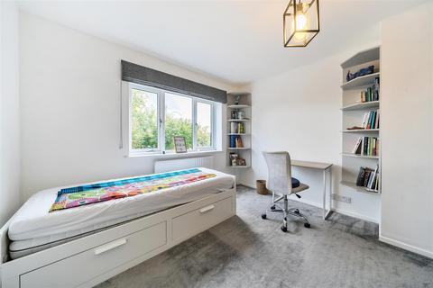 60 Bridgewater Road, Berkhamsted, HP4 1JB