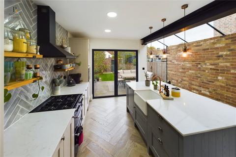 15 Mellows Road, Wallington, SM6 8PS