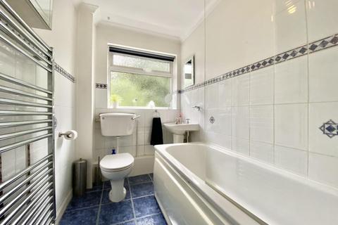 2 bedroom maisonette for sale, Larch Crescent, Hayes