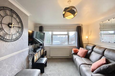 2 bedroom maisonette for sale, Larch Crescent, Hayes