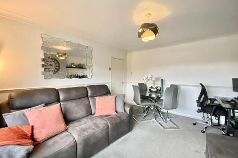 2 bedroom maisonette for sale, Larch Crescent, Hayes