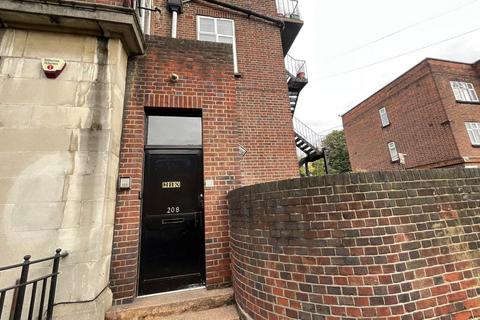 3 bedroom flat to rent, Romford Road, Forest Gate, London