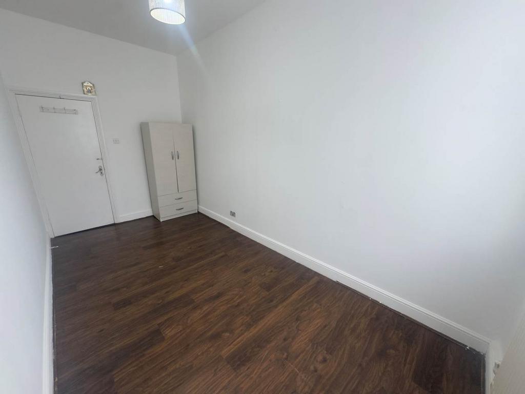 Bedroom2