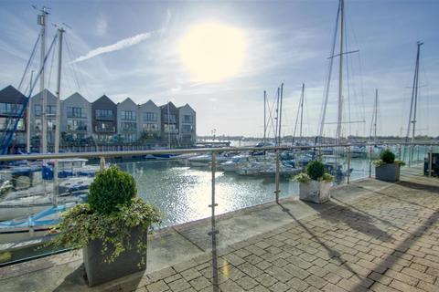 2 bedroom apartment for sale, Waterside Marina, Brightlingsea CO7