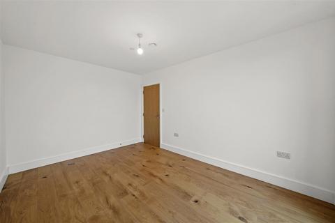 2 bedroom apartment to rent, 371 Staines Road, Hounslow TW4