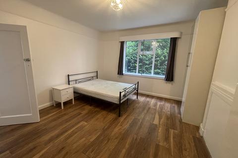 2 bedroom flat to rent, Hamilton Road, London W5