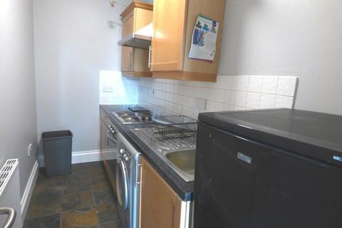 2 bedroom apartment to rent, Highfield, Sale, M33 3DW