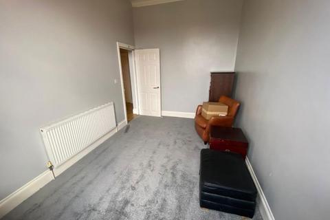 2 bedroom apartment to rent, Highfield, Sale, M33 3DW