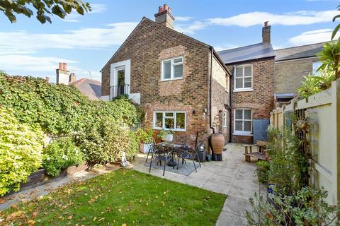 4 bedroom terraced house for sale, Stanhope Road, Deal, Kent