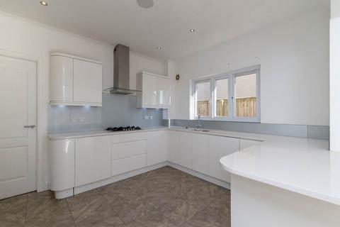13 Burnbrae Grove, Edinburgh, EH12 8BF