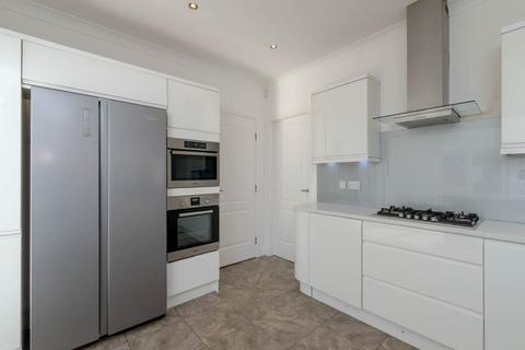 13 Burnbrae Grove, Edinburgh, EH12 8BF