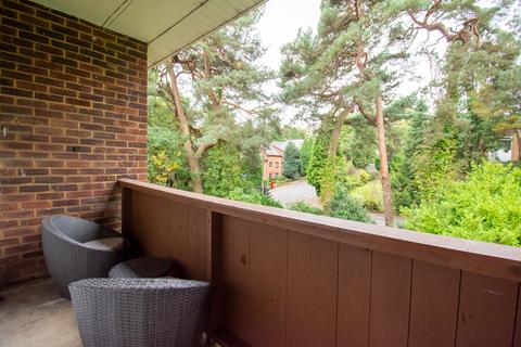 3 bedroom flat for sale, Overbury Manor, Poole, Dorset