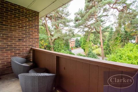 3 bedroom flat for sale, Flat 5, Overbury Manor, 73 Branksome Wood Road, Poole, Dorset