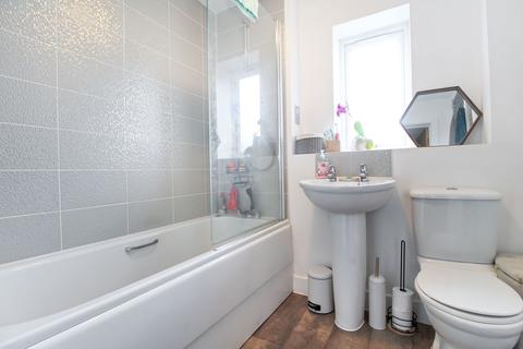 10 Arable Place, Bishops Cleeve, Cheltenham, GL52 8PT