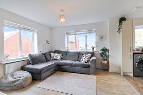 10 Arable Place, Bishops Cleeve, Cheltenham, GL52 8PT