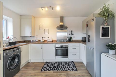 10 Arable Place, Bishops Cleeve, Cheltenham, GL52 8PT