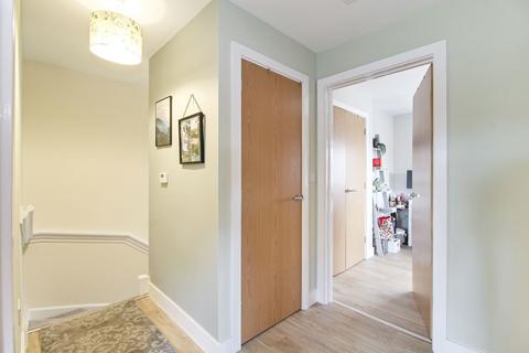 10 Arable Place, Bishops Cleeve, Cheltenham, GL52 8PT