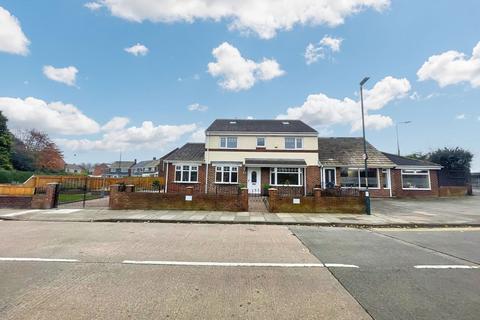 6 bedroom detached house for sale, Fenwick Avenue, Simonside, South Shields, Tyne and Wear, NE34 9AJ