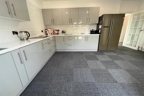 55 Ashworth Lane, Mottram, Hyde, SK14 6NU