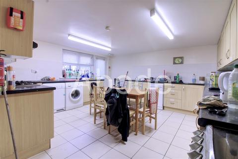 8 bedroom house to rent, Cardigan Road, Headingley, Leeds