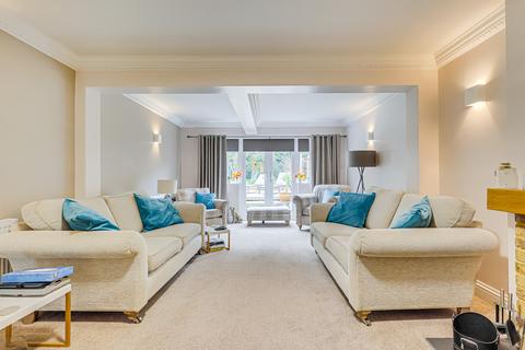 60 Broad Walk, Hockley, SS5 5DF