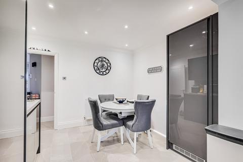 60 Broad Walk, Hockley, SS5 5DF