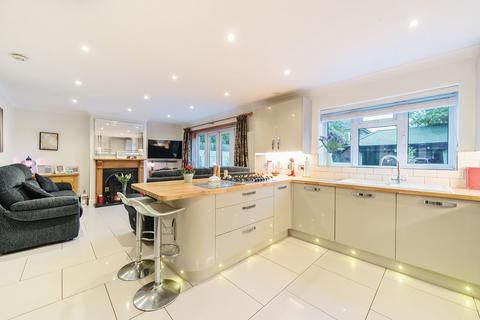 8 Netherne Drive, Coulsdon, CR5 1NQ