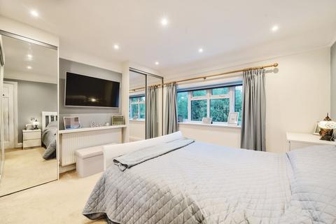 8 Netherne Drive, Coulsdon, CR5 1NQ