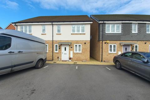 3 bedroom semi-detached house to rent, Bailey Mews, Reading RG2