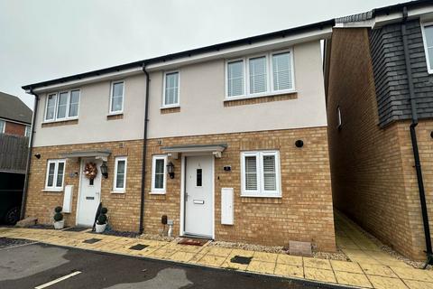 3 bedroom semi-detached house to rent, Bailey Mews, Reading RG2