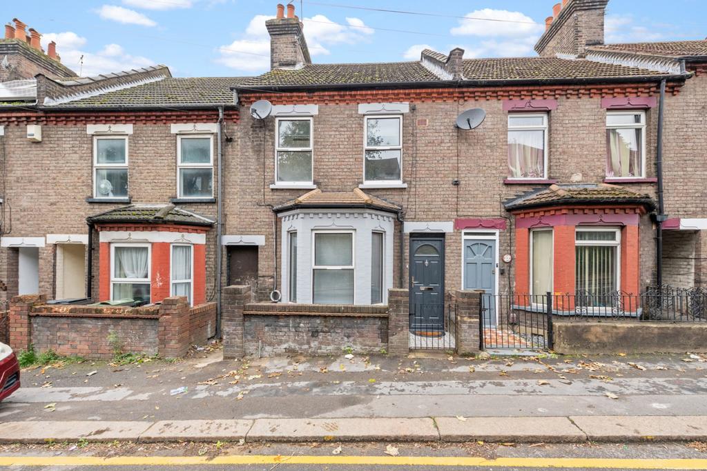 4 bedroom Terraced for rent