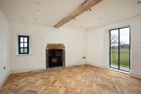 5 bedroom farm house for sale, Flying Horse Farm, Leeds LS15