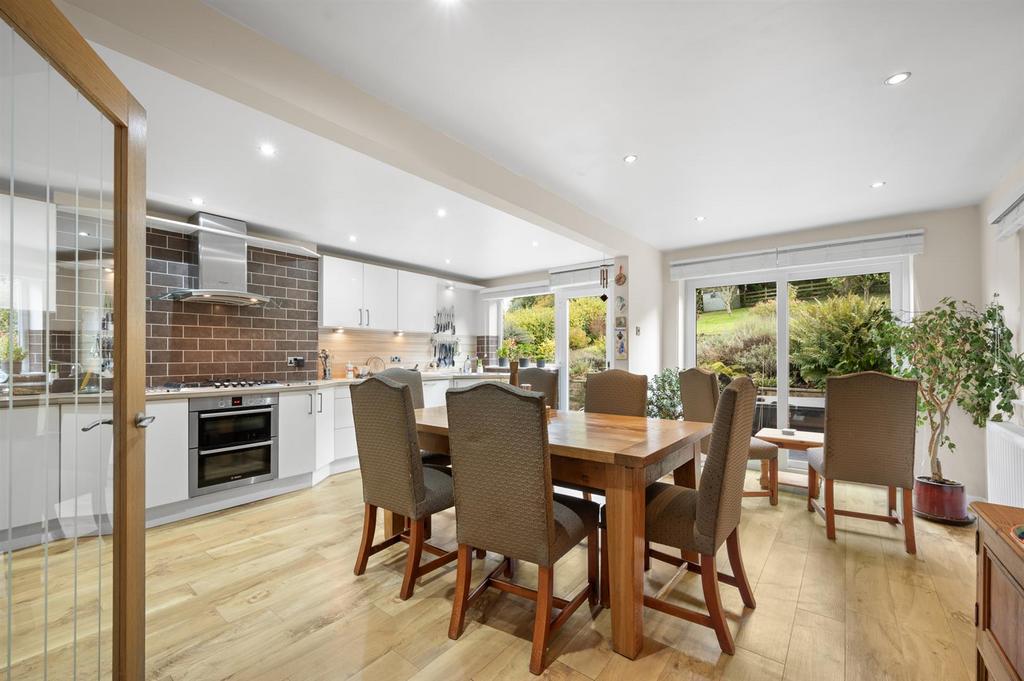 Family Kitchen - dining area.jpg