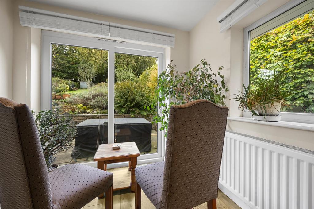 Dining area to garden.jpg