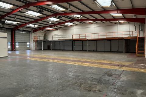 Warehouse to rent, Newport Pagnell MK16