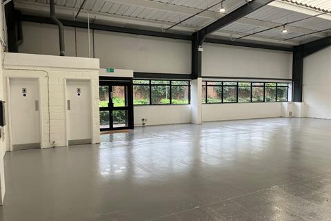 Warehouse to rent, Milton Keynes MK1