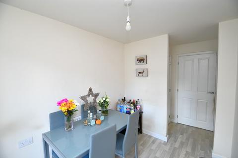 15 Riverside Way, Salford, M6 6HN