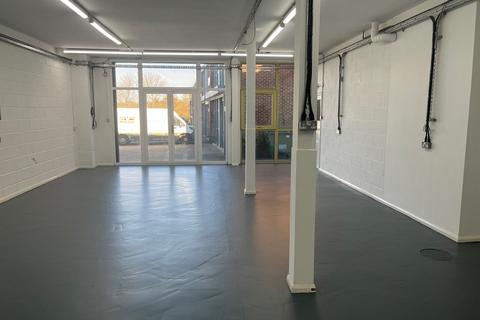 Warehouse to rent, Ballmoor, Buckingham MK18