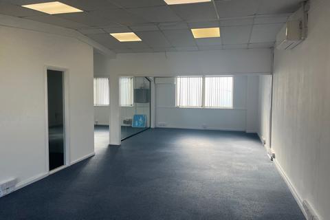 Warehouse to rent, Ballmoor, Buckingham MK18