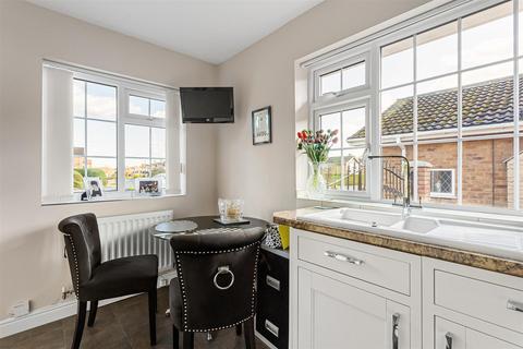 2 Cedar Glade, Dunnington, York, YO19 5QY