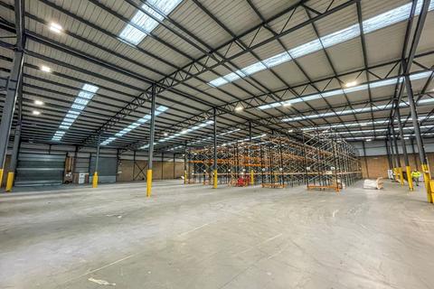 Warehouse to rent, Furnace Lane, Northampton NN7